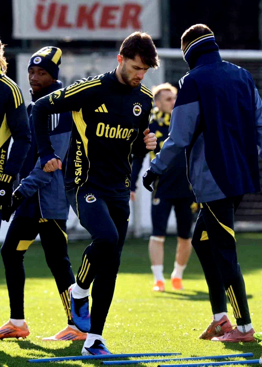 Fenerbahçe, Beyoğlu Yeni Çarşı maçının hazırlıklarını tamamladı
