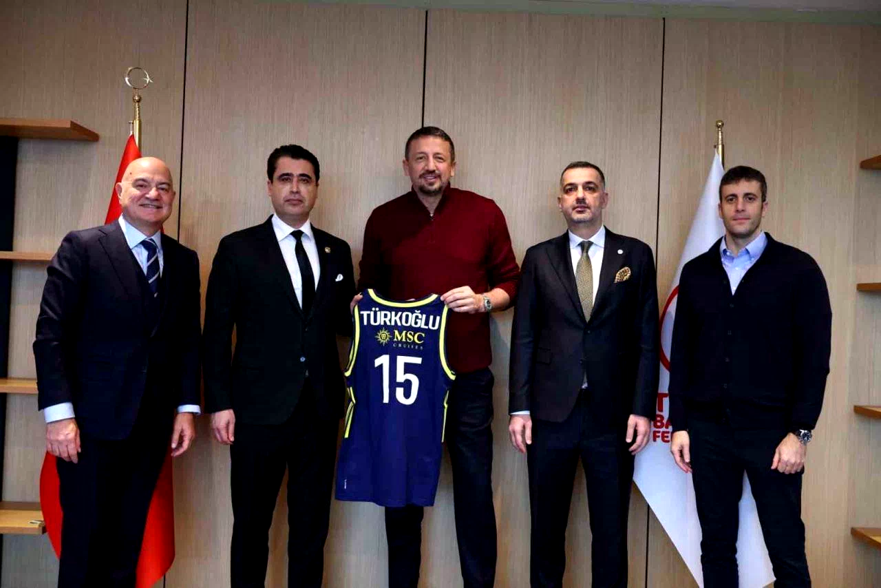 Fenerbahçe’den TBF Başkanı Hidayet Türkoğlu’na ziyaret
