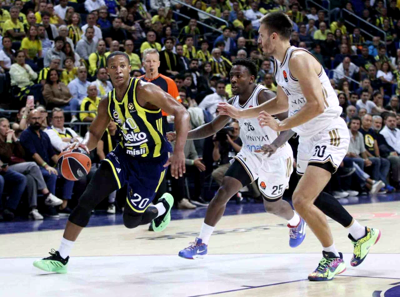 Fenerbahçe, Dubai Basketbol deplasmanında