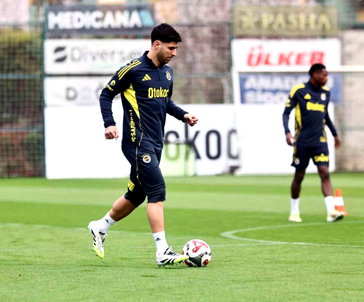 Fenerbahçe hazırlıklarını sürdürdü