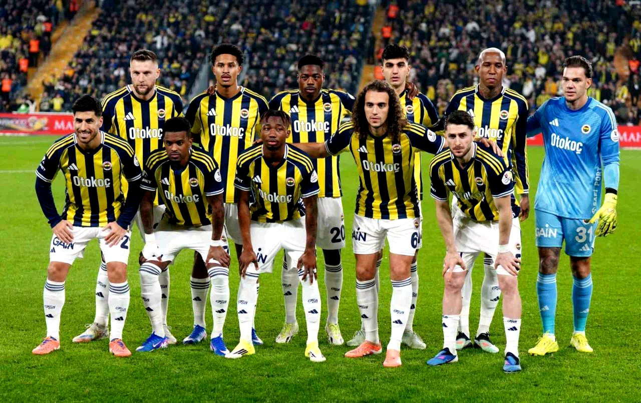 Fenerbahçe ile Galatasaray arasındaki puan farkı 3’e çıktı