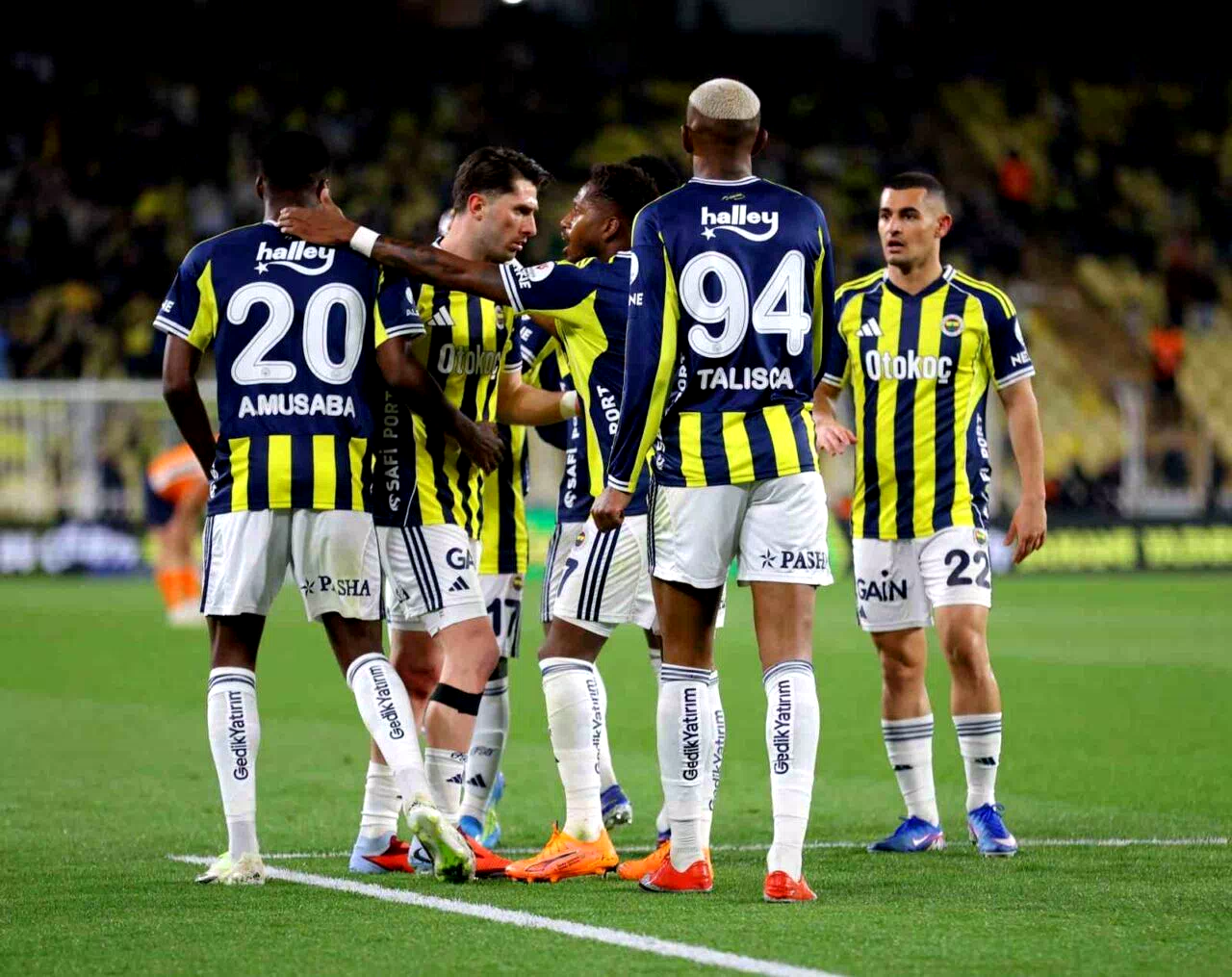 Fenerbahçe, ligde 2 maç sonra kazandı