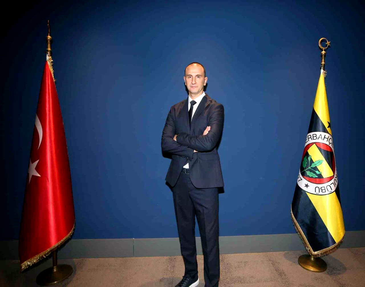 Fenerbahçe Medicana’da Başantrenör Taner Atik için imza töreni düzenlendi