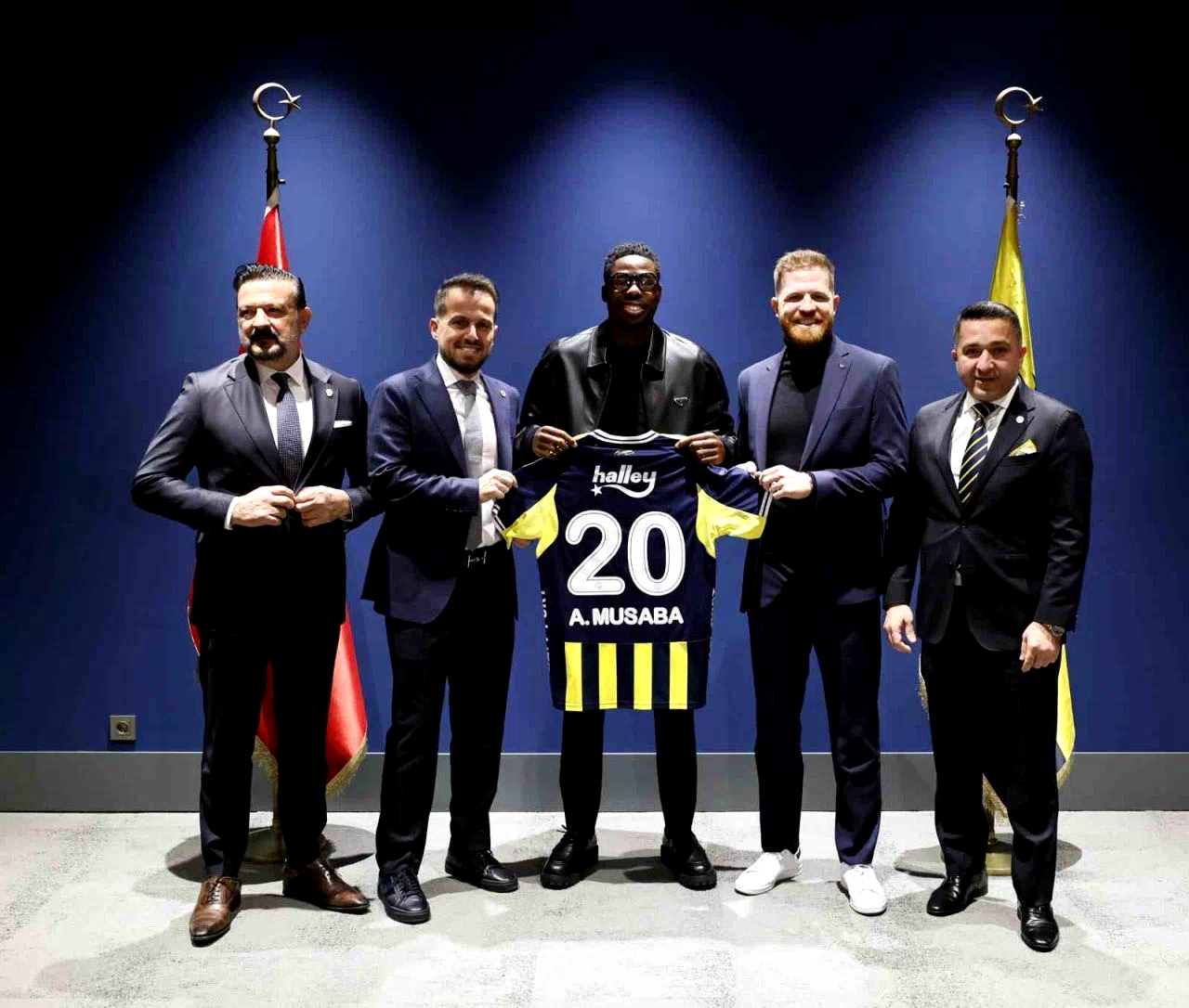 Fenerbahçe, Musaba’yı renklerine bağladı