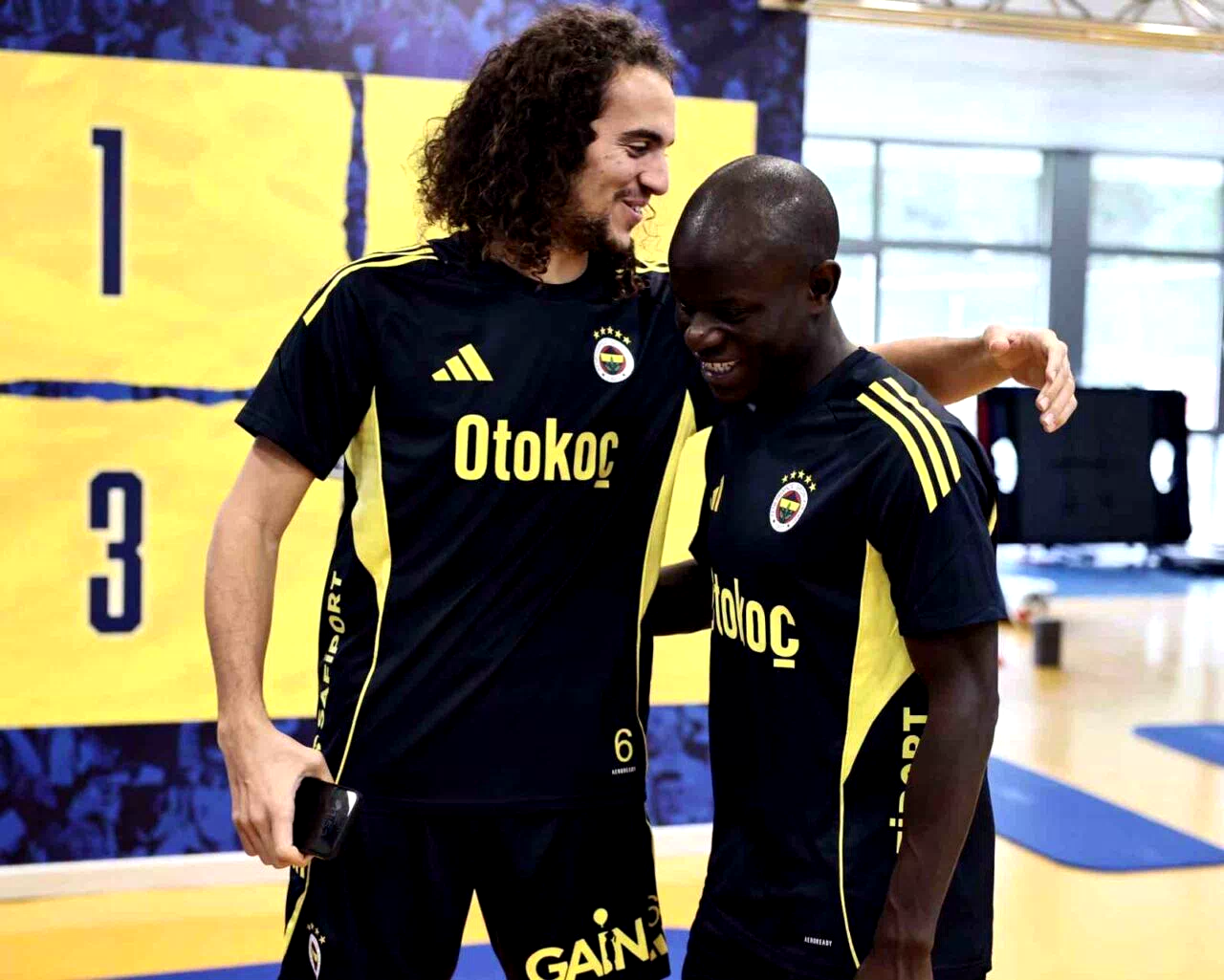 Fenerbahçe’nin yeni transferi N’Golo Kante, tesisleri gezdi ve ilk antrenmanını yaptı