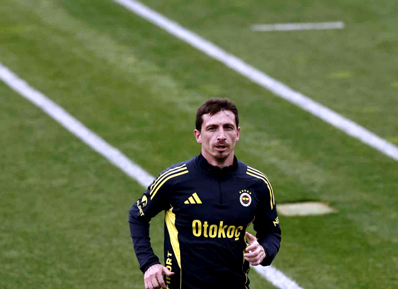 Fenerbahçe önce salonda, sonra sahada çalıştı