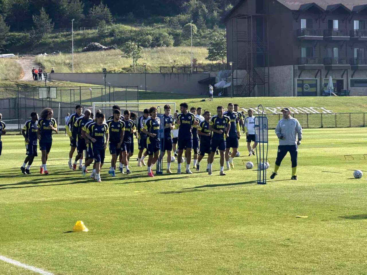 Fenerbahçe, Topuk Yaylası’nda çalışmalarını sürdürüyor