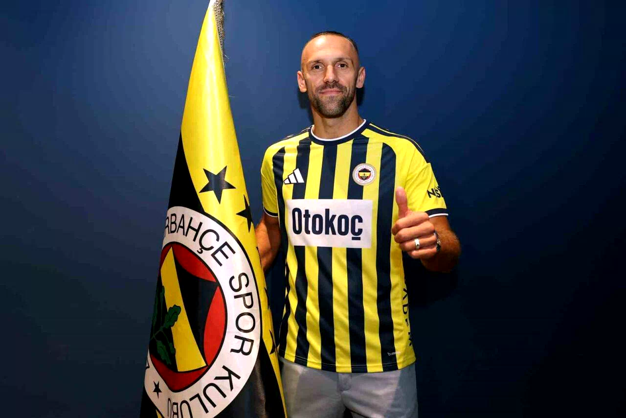 Fenerbahçe, Vedat Muriqi ile 3 yıllık sözleşme imzaladı