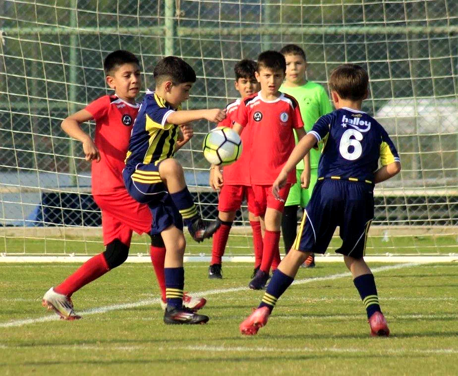 Fenerbahçe’yi eleyen Denizlili gençler dikkat çekti