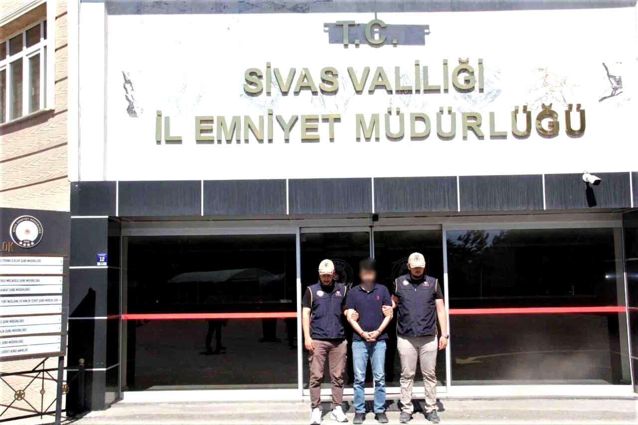 Firari casus yakalanarak cezaevine gönderildi