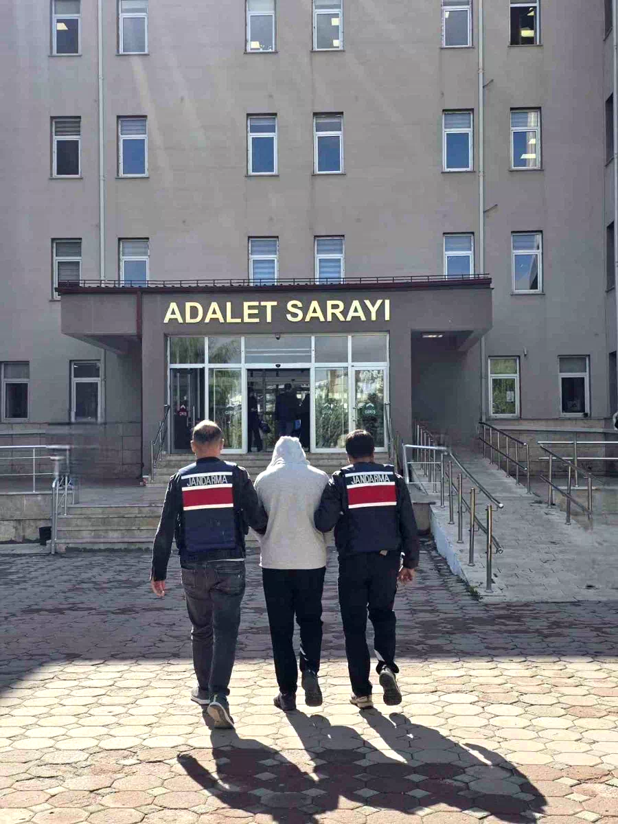 Firari FETÖ üyesi jandarmadan kaçamadı