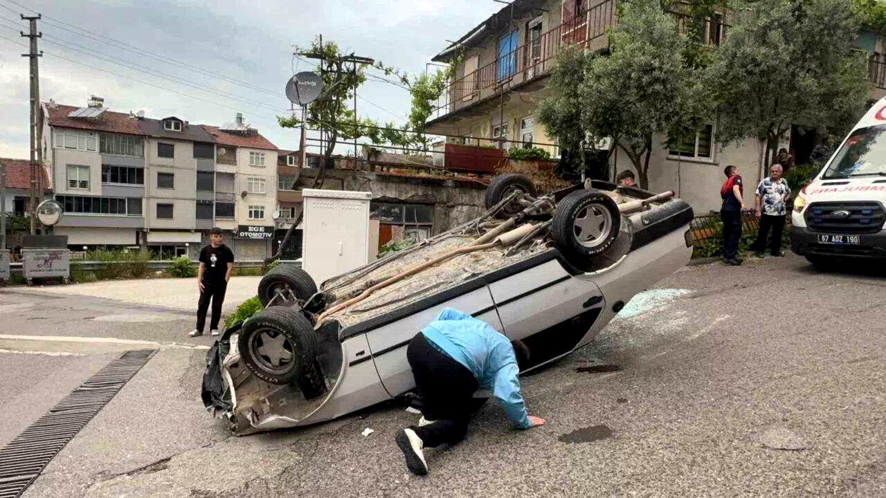 Freni boşalan Tofaş takla attı: 2 yaralı