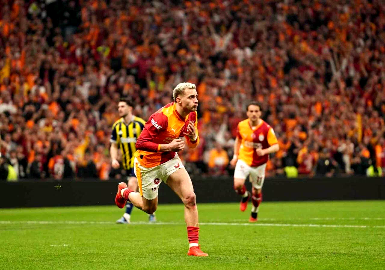 Galatasaray 25 sene sonra evinde Fenerbahçe’ye karşı penaltıdan gol attı