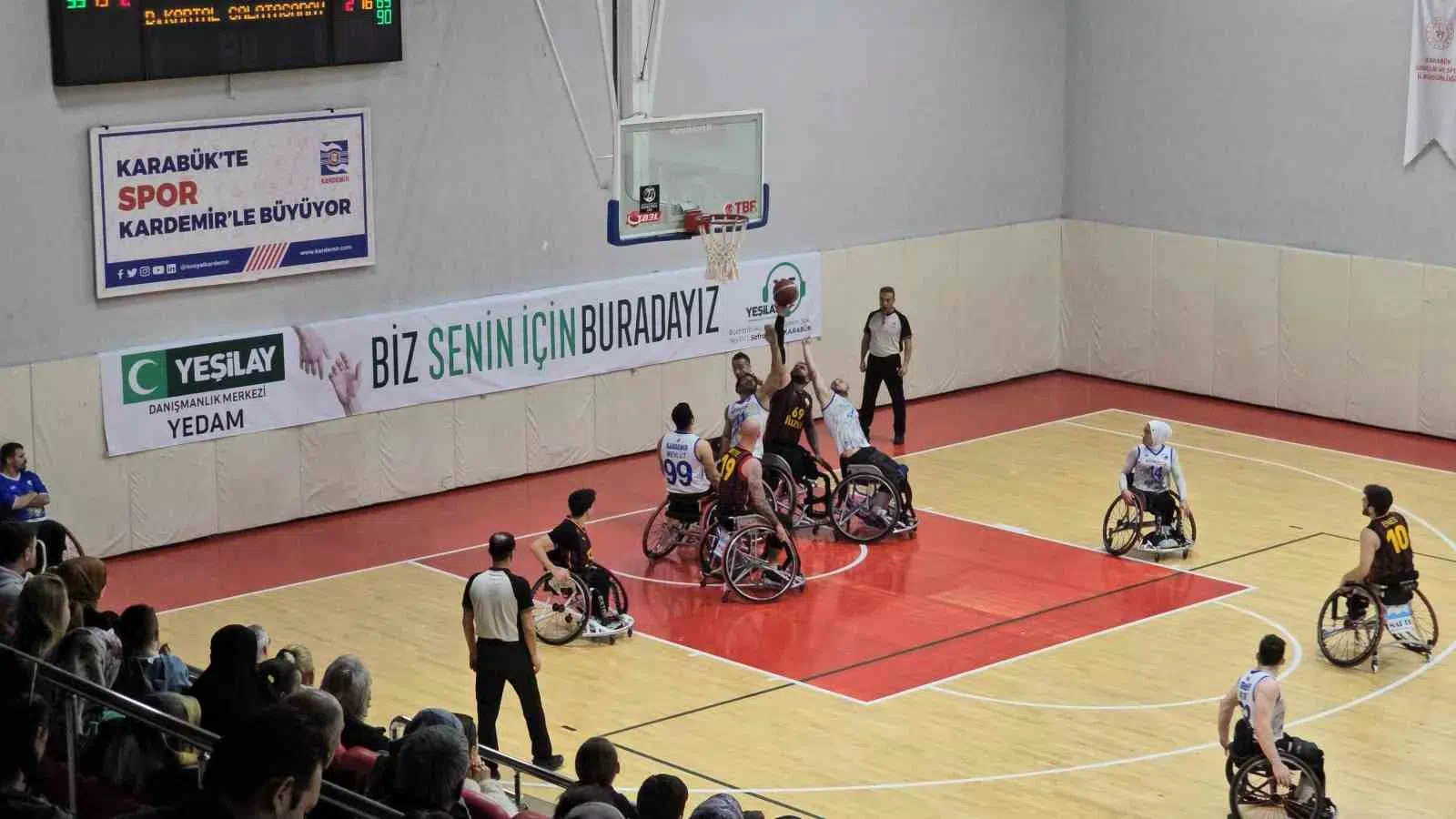 Galatasaray Basketbol Takımı, Tekerlekli Sandalye Basketbol Süper Lig Play-off’ta çeyrek finale yükseldi.