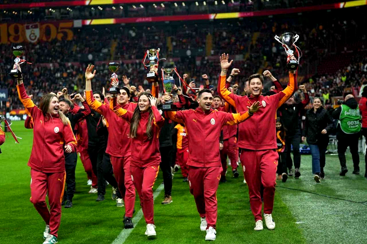 Galatasaray’da 2 değişiklik
