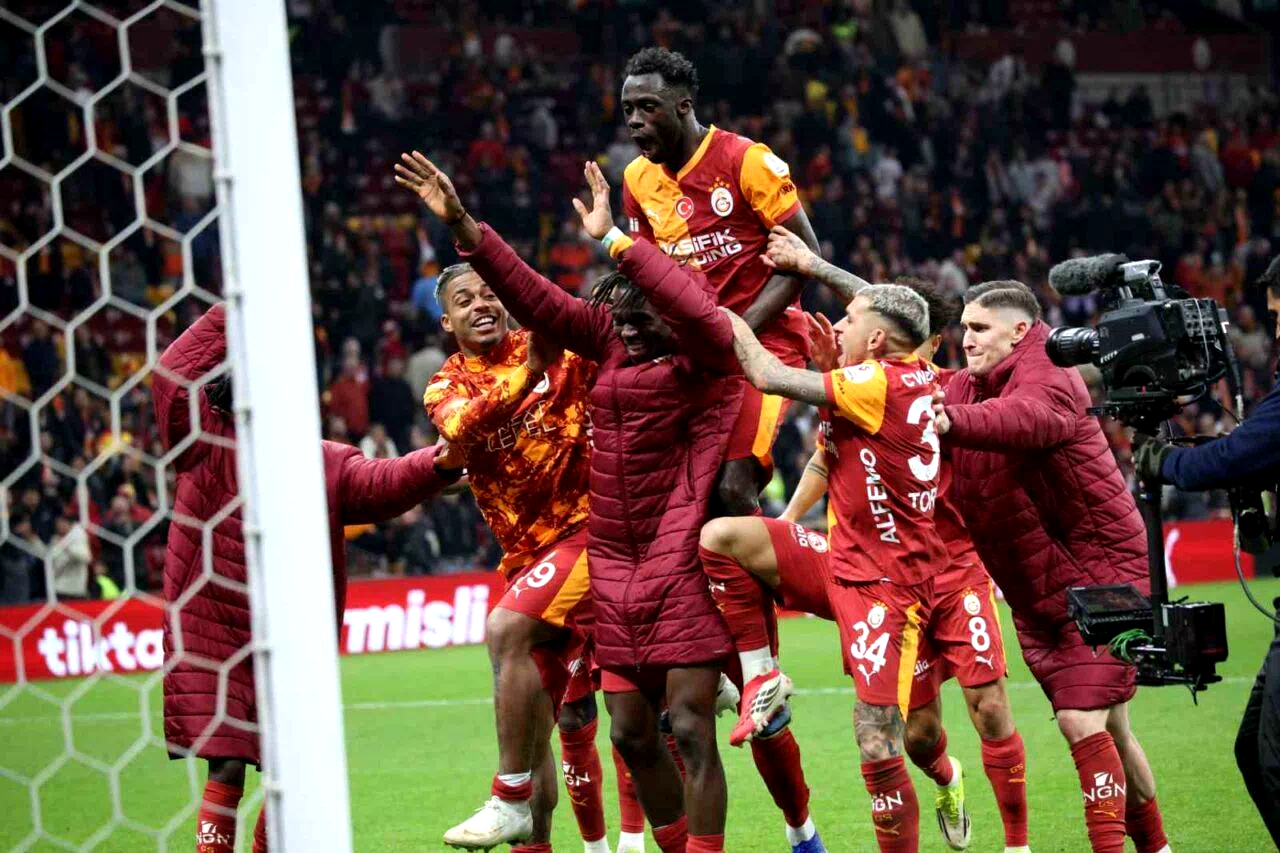 Galatasaray’da maç sonu büyük sevinç