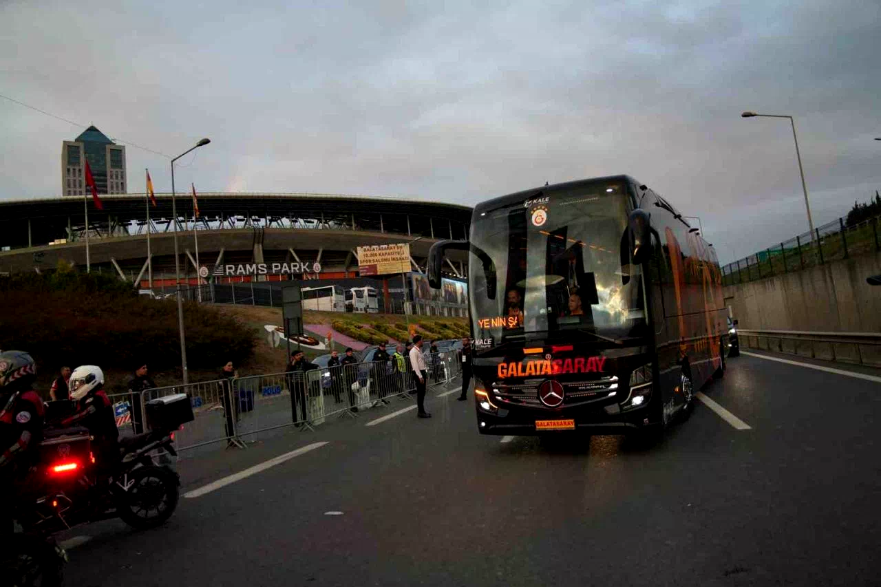 Galatasaray, derbi için stada geldi