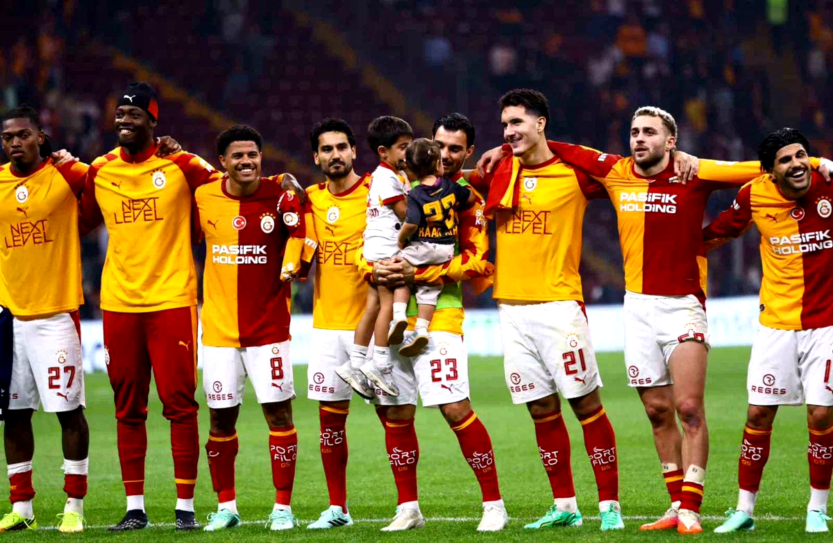 Galatasaray maç fazlasıyla liderliğe yükseldi