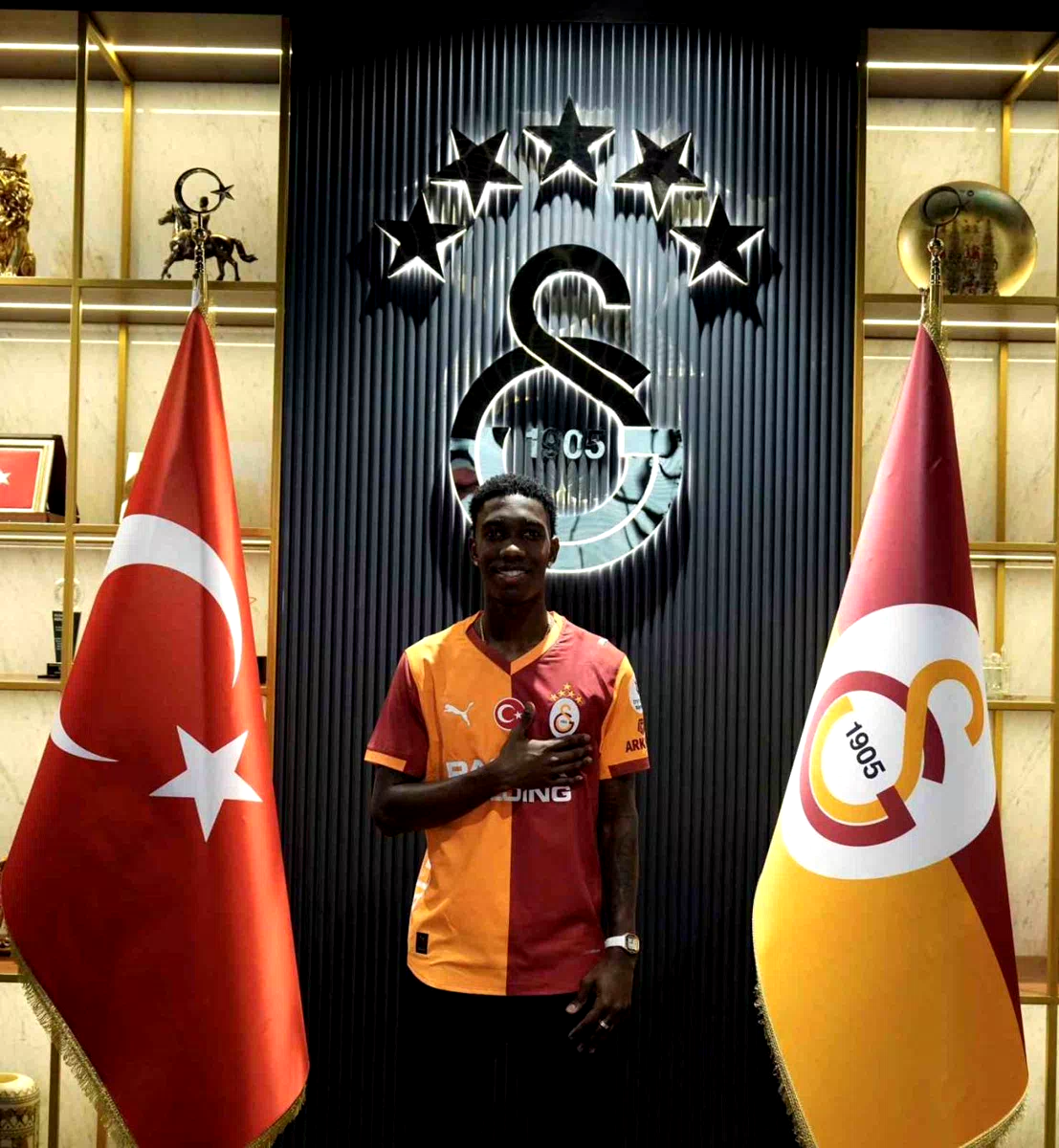 Galatasaray, Yaser Asprilla’yı kadrosuna kattı