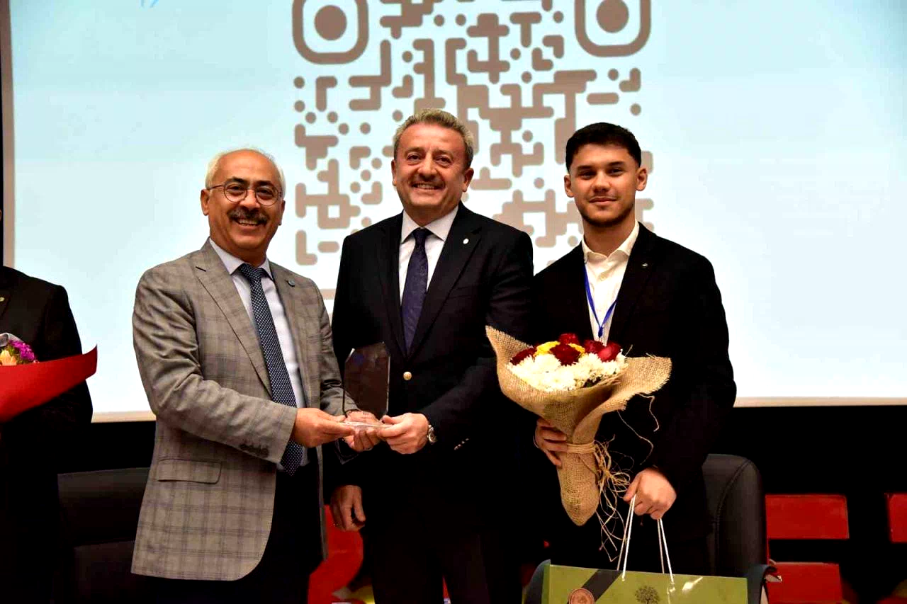 Galatasaraylı yönetici İbrahim Hatipoğlu’ndan gençlere kariyer nasihati