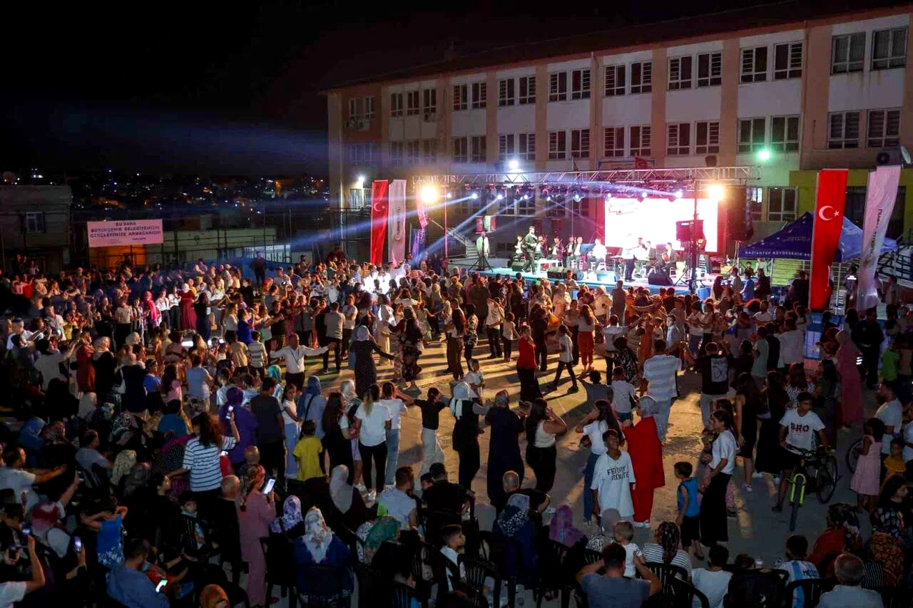 Gaziantep Büyükşehir’in “Mahallemde Konser Var” etkinliği yaz coşkusuyla yeniden başlıyor