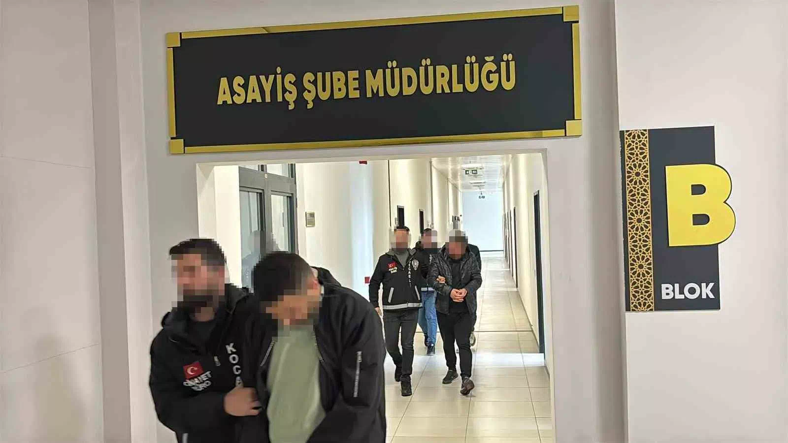 Gebze’de Ev Önünde Pusu Kurup 26 Yaşındaki Genci Öldüren 3 Şüpheli Yakalandı