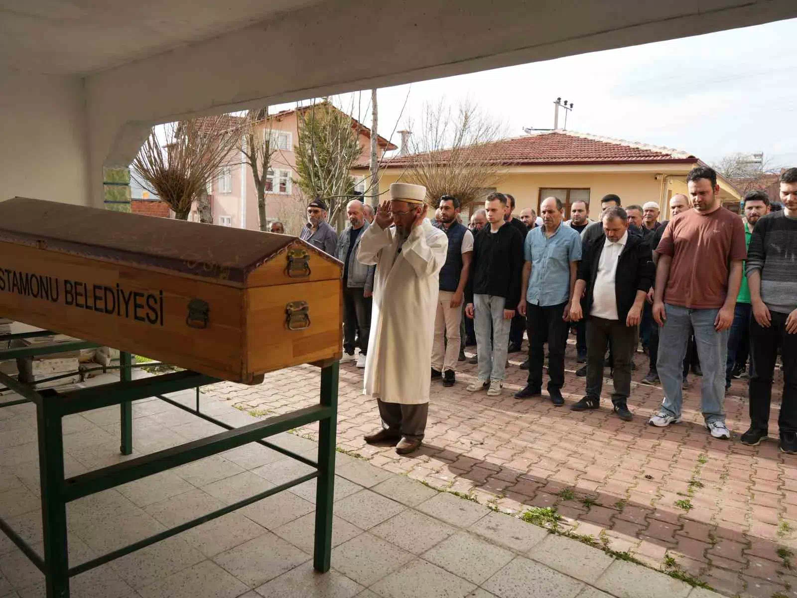 GENÇ ADAMIN CENAZESİ MEMLEKETİ KASTAMONU’DA DEFNEDİLDİ
