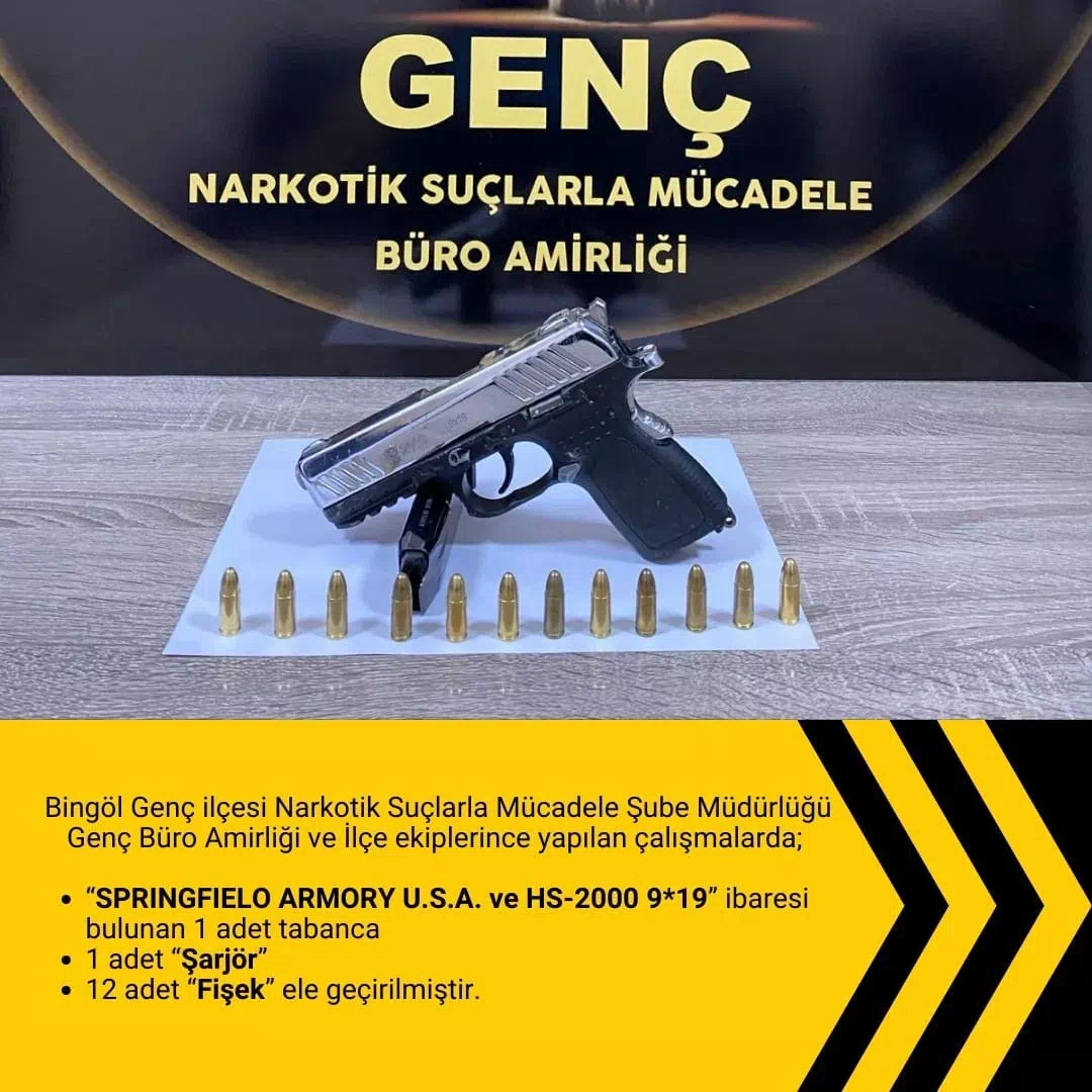 Genç’te düzenlenen polis operasyonunda ruhsatsız silah ele geçirildi.