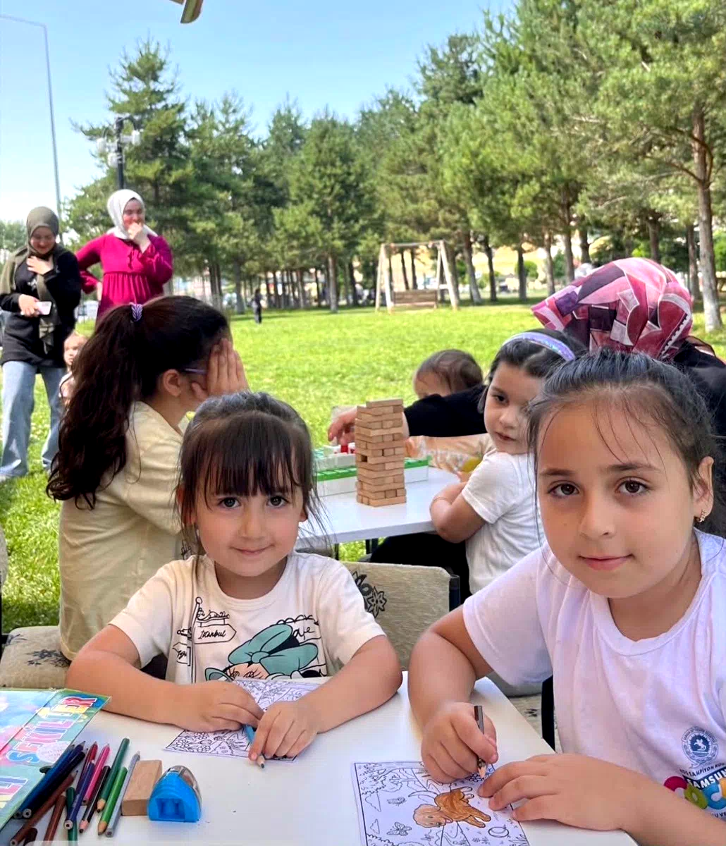 Gezici Kütüphane Yenişehir Parkı’nda çocuklarla buluştu