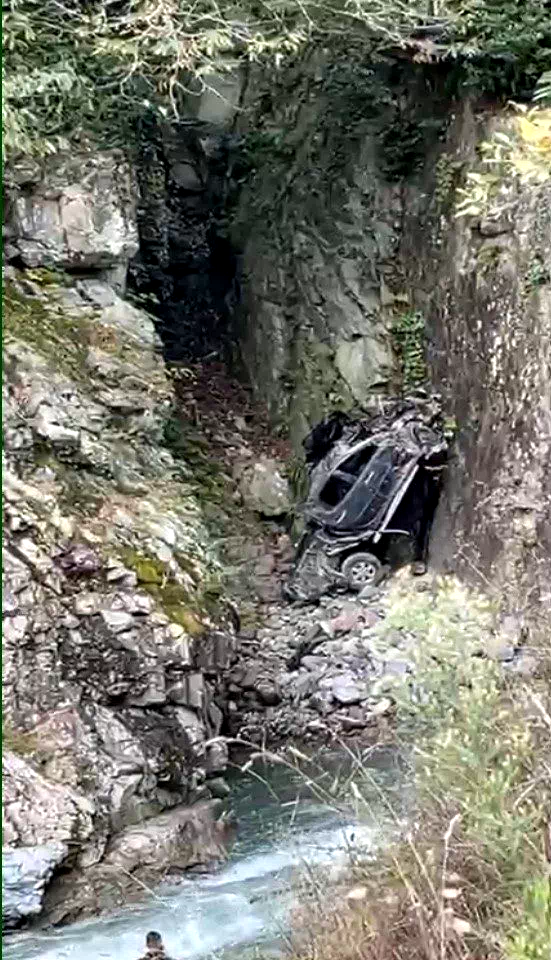 Giresun’da araç uçuruma yuvarlandı: 1 ölü, 1 yaralı