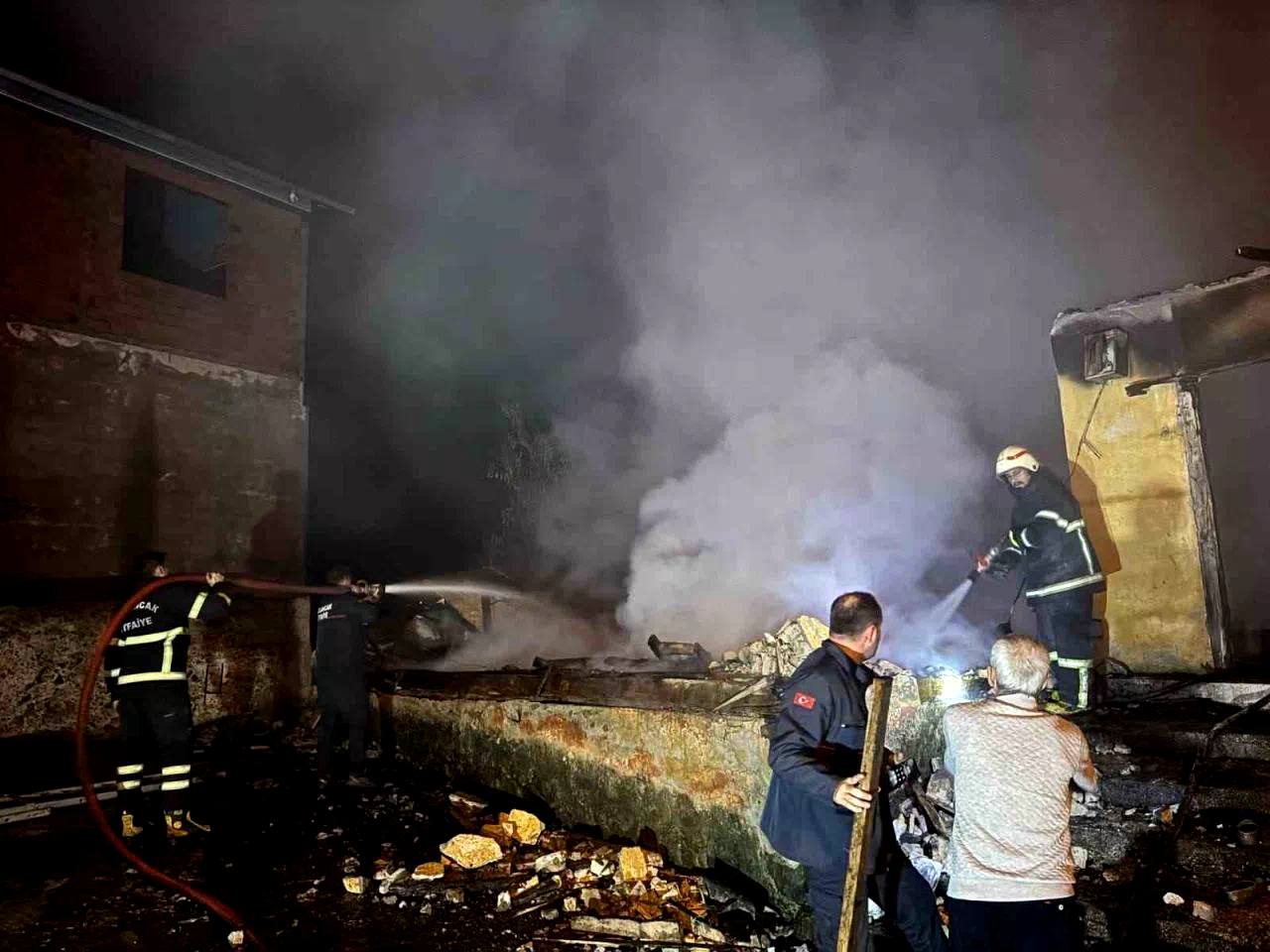 Giresun’da mısır fırını 1 ev ve 1 serentiyi kül etti