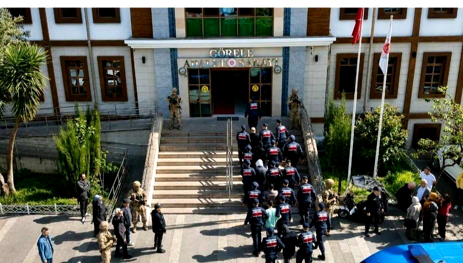 Giresun merkezli 4 ilde jandarmadan dolandırıcılık operasyonu