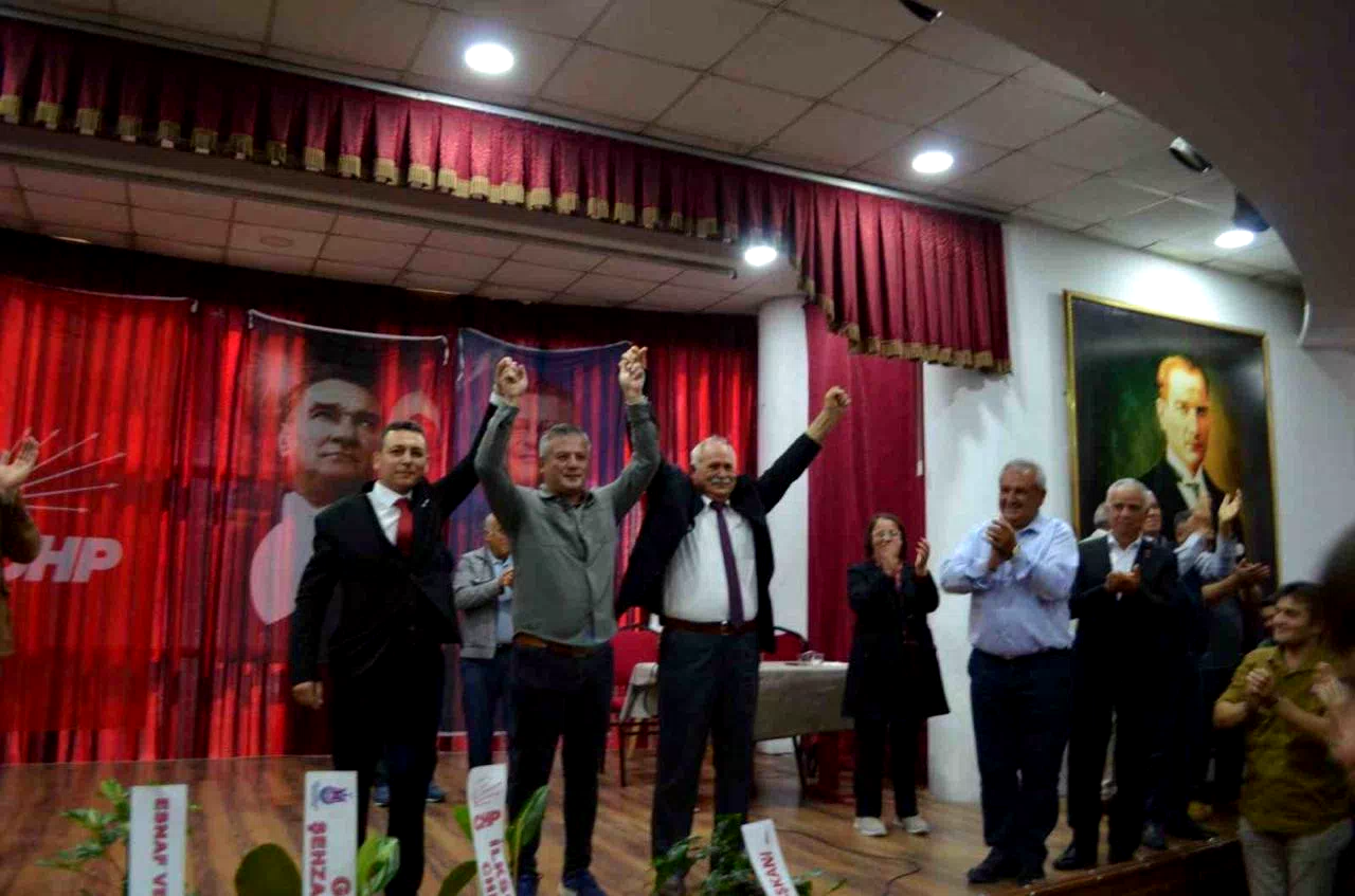 Gördes CHP kongresinde kazanan Gökhan Koyunlu oldu