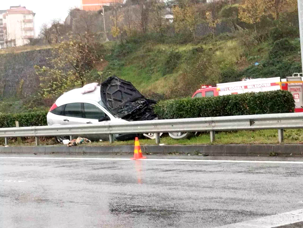 Görele’de trafik kazası: Otomobil alev aldı