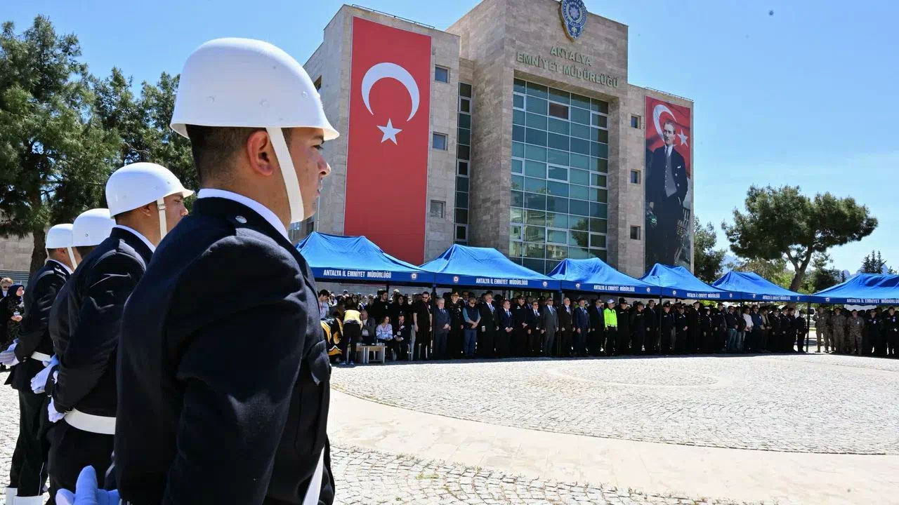 Görev başında rahatsızlanan polis memuru şehit oldu