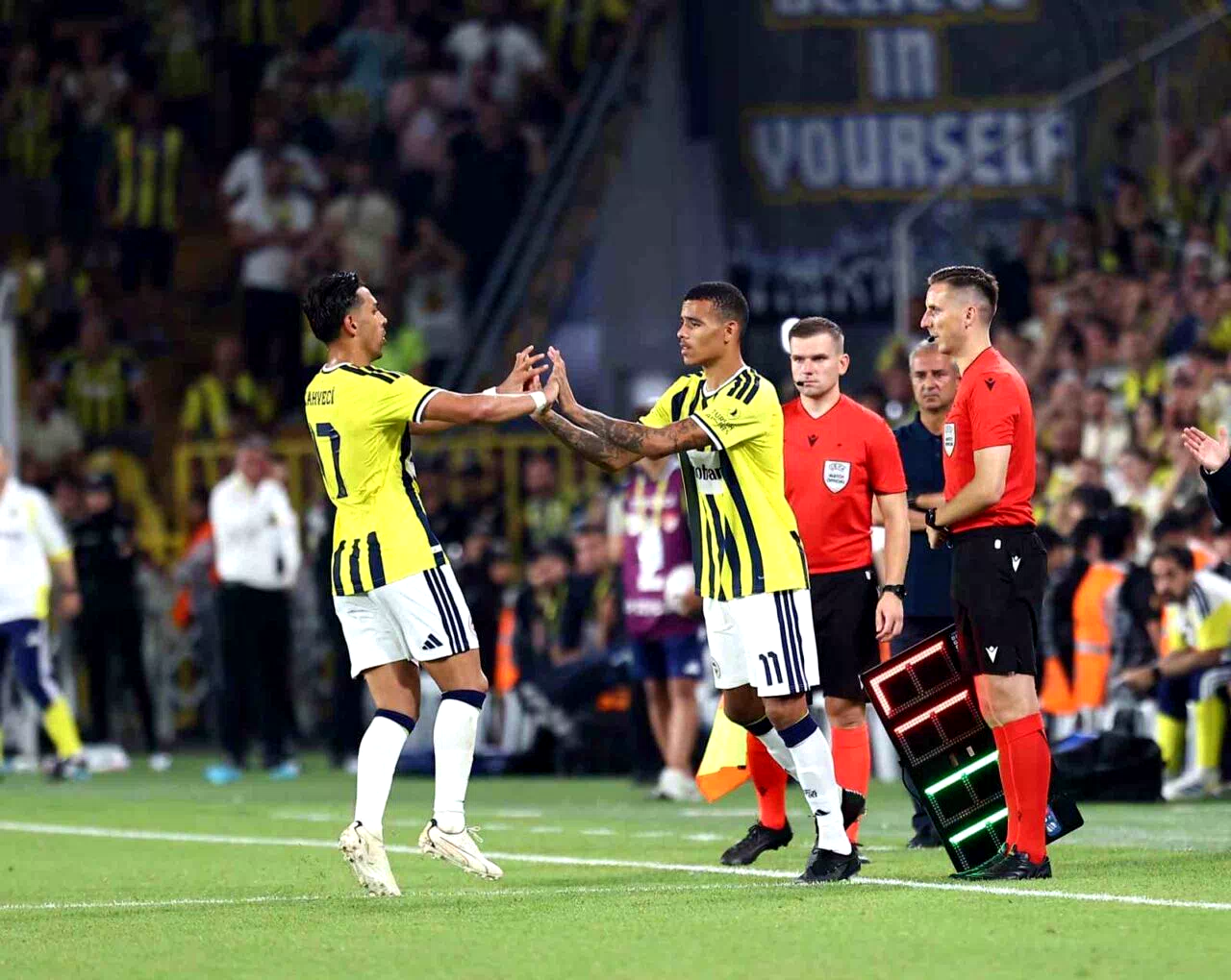 Greenwood, ilk kez Fenerbahçe forması giydi