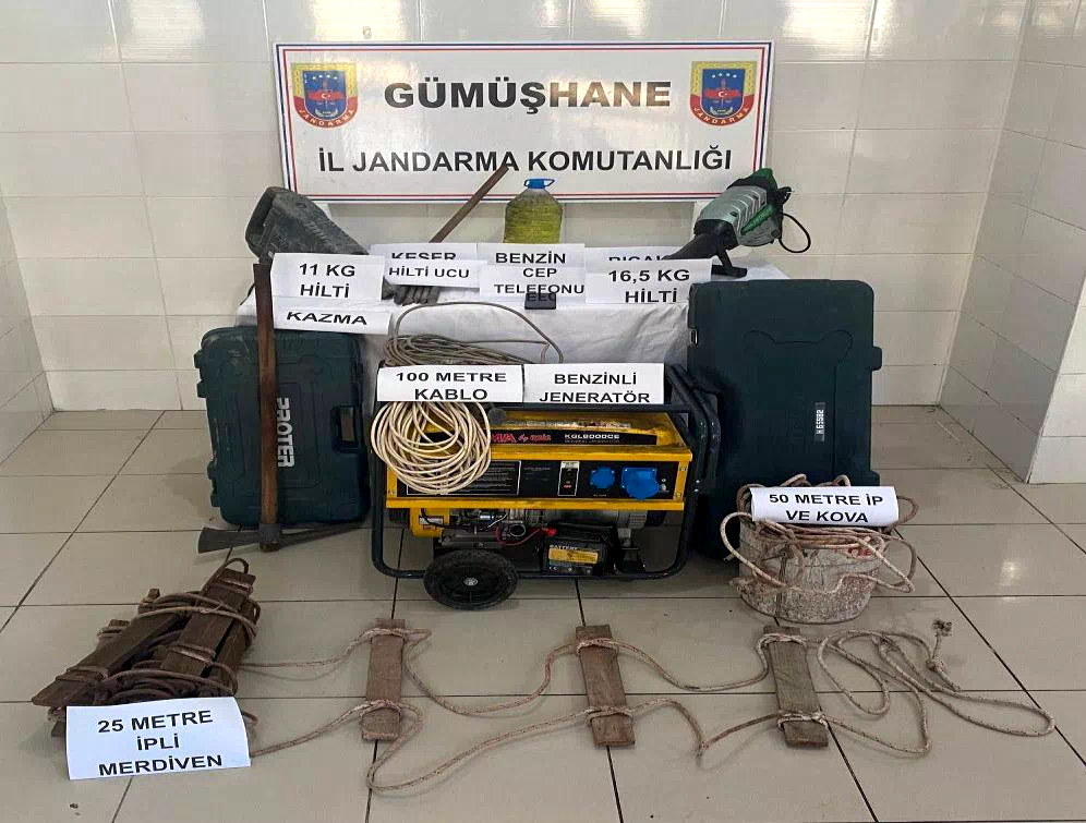 Gümüşhane’de izinsiz kazı yapan 3 kişi yakalandı