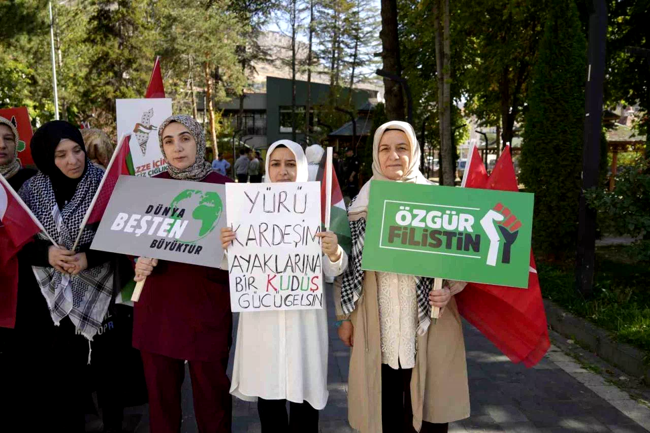 Gümüşhane’de kadınlardan “Gazze İçin Sessiz Çığlık” yürüyüşü