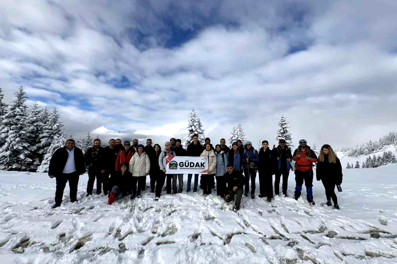 Gümüşhane’de kartpostallık manzara eşliğinde doğa yürüyüşü