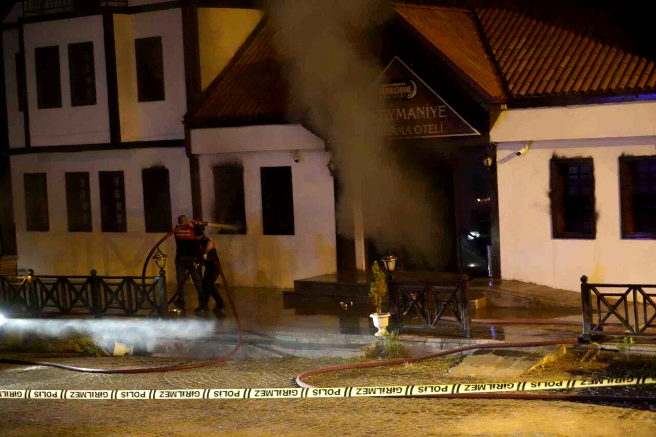 Gümüşhane’de otelde çıkan yangın paniğe neden oldu