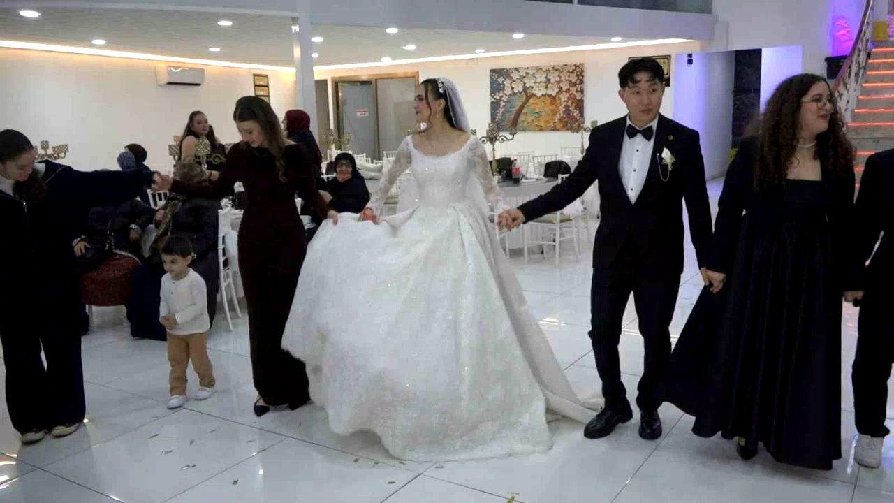Güney Kore’den iş için geldiği Türkiye’ye damat oldu