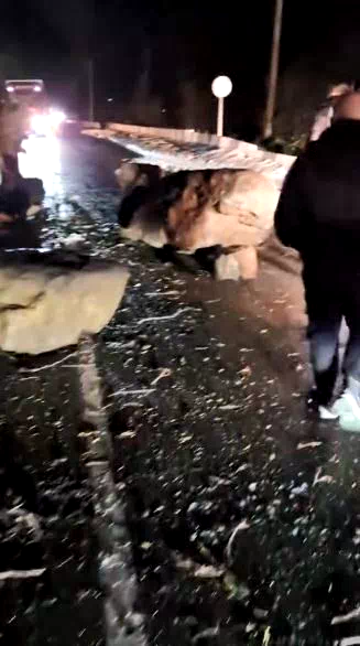 “Gürcistan’da Dev Kaya Kütlelerinin Kapattığı Yol, Büyük Faciayı Önledi”