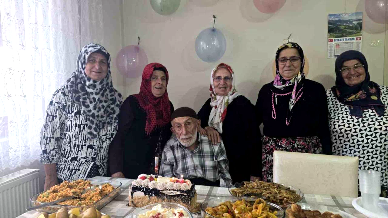 Hacı Hasan Dede’nin 95. yaş gününü böyle kutladılar