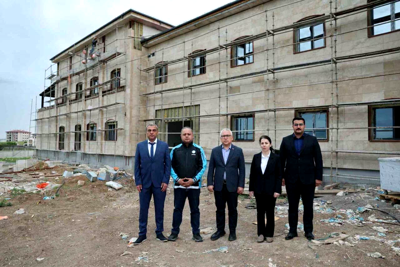 Hafik Devlet Hastanesi inşaatında sona yaklaşıldı