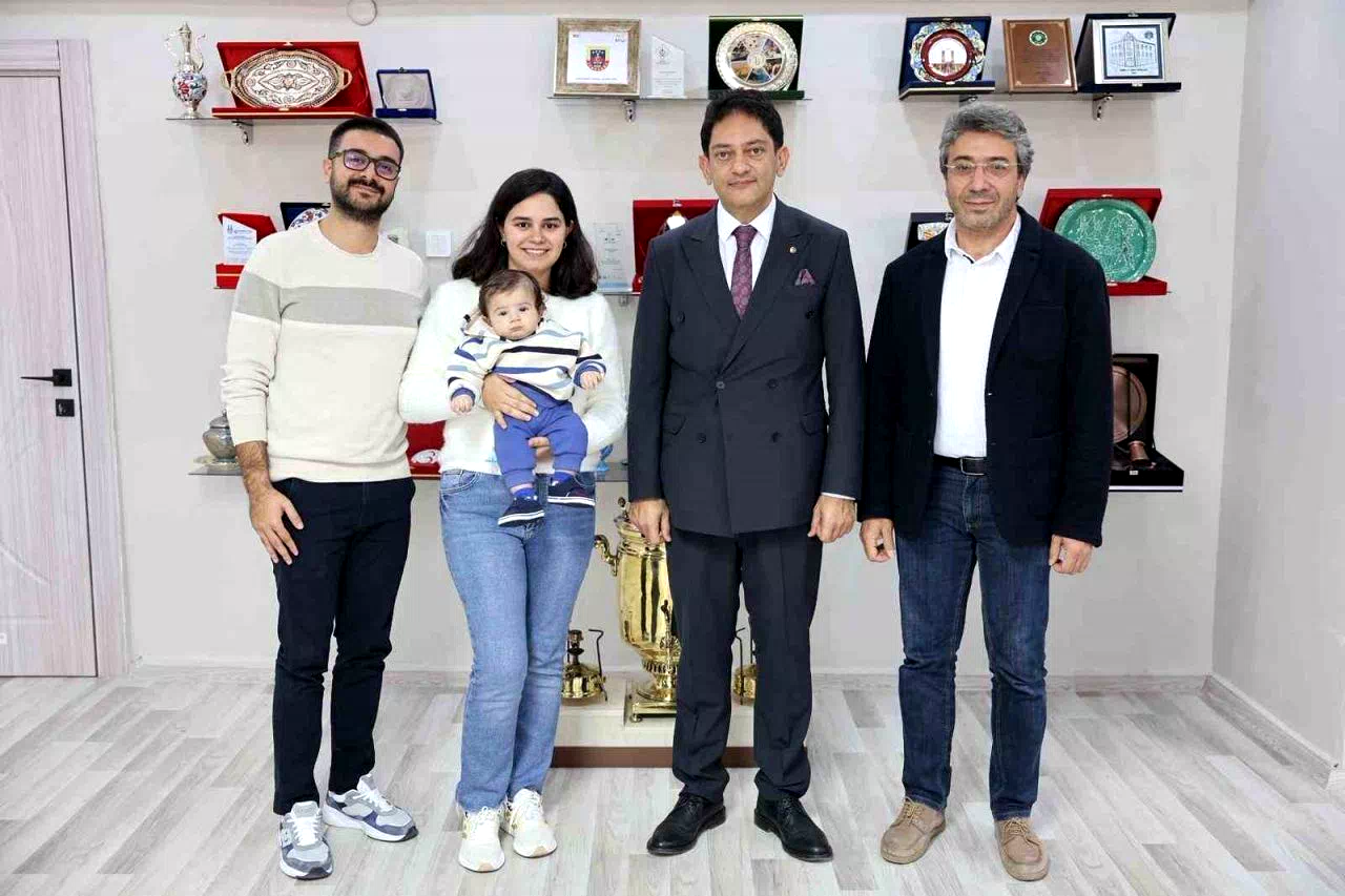 Hakan Oral’dan Teoman bebeğe destek: “Biz birlikte güçlüyüz”