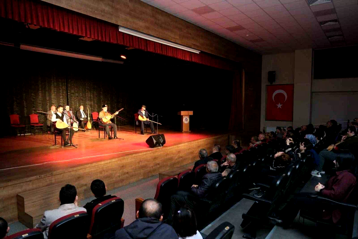 Halk ozanları Erzincan’da Aşıklar Gecesi’nde buluştu