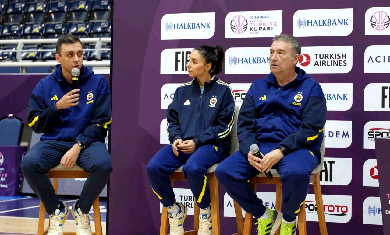 Halkbank Kadınlar Türkiye Kupası final karşılaşması öncesi basın toplantısı düzenlendi