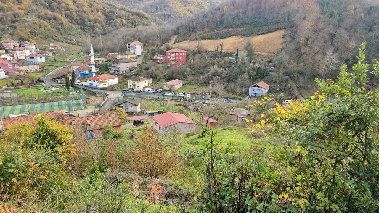 Hasta ziyaretinden dönerken annesiyle kurşunların hedefi oldu