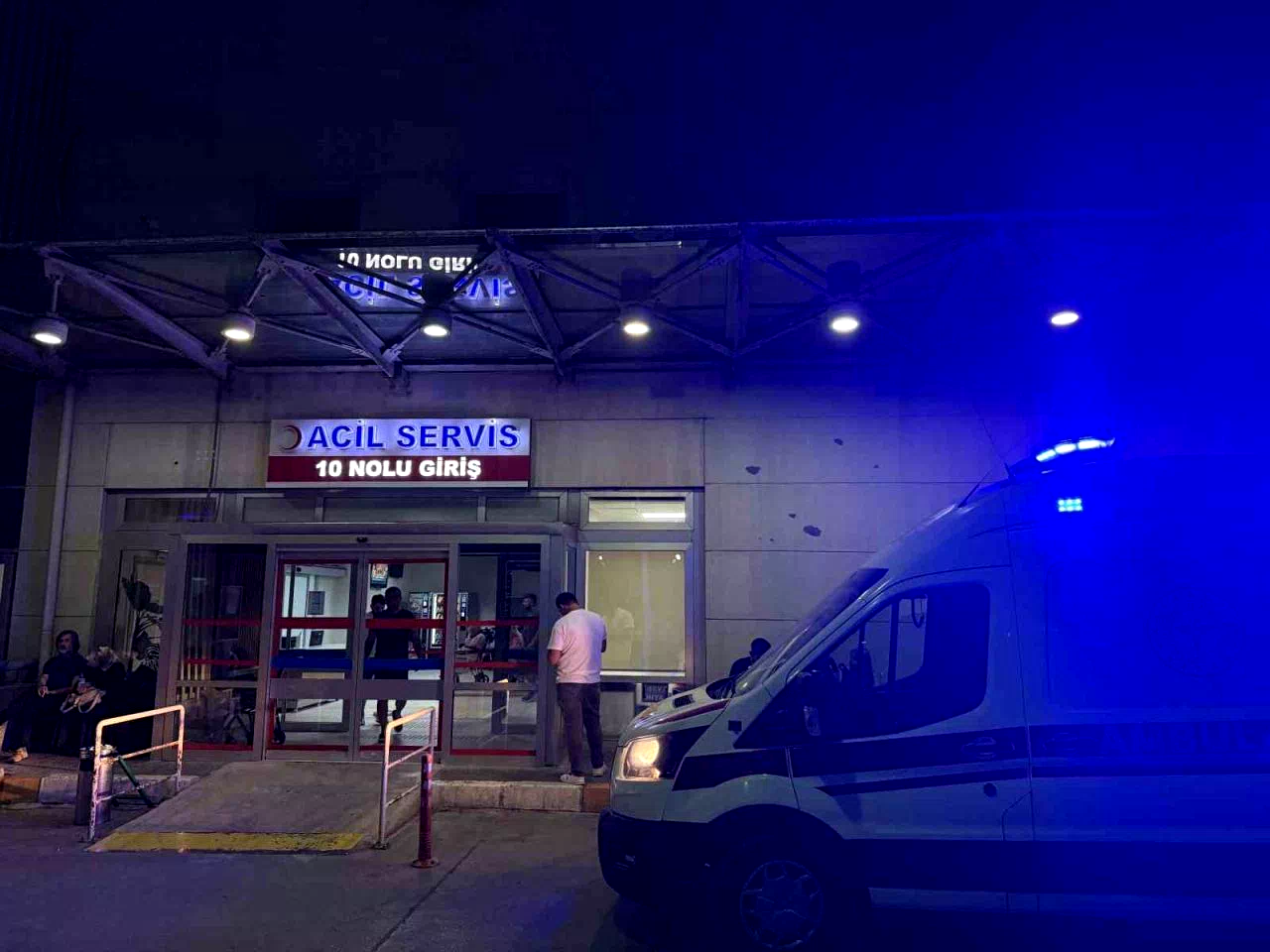 Hastanede çalışan eşini silahla vuran koca tutuklandı