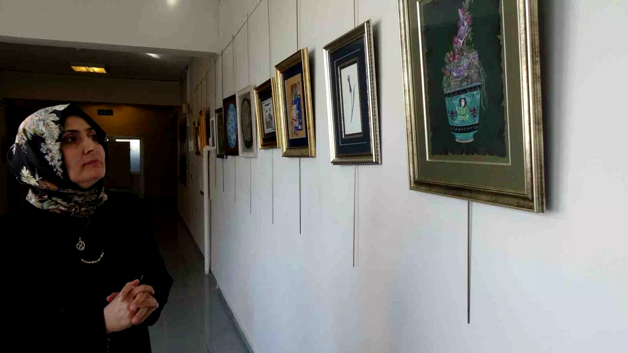 Hayali olan sergiyi 49 yaşında açtı